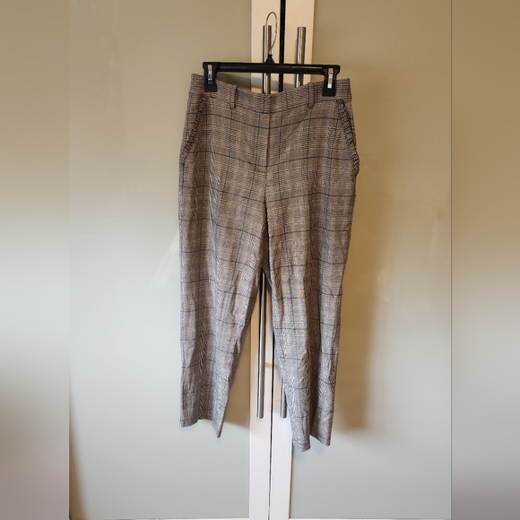 Kate Spade trousers in a US 4. Pink lining, front and back pockets. - Picture 1 of 4